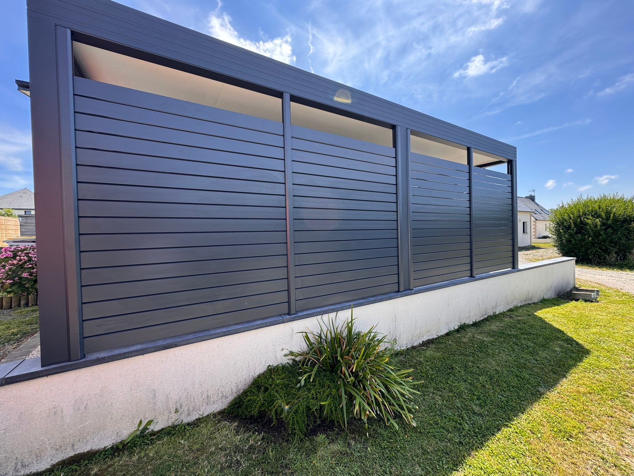 Façade Carport