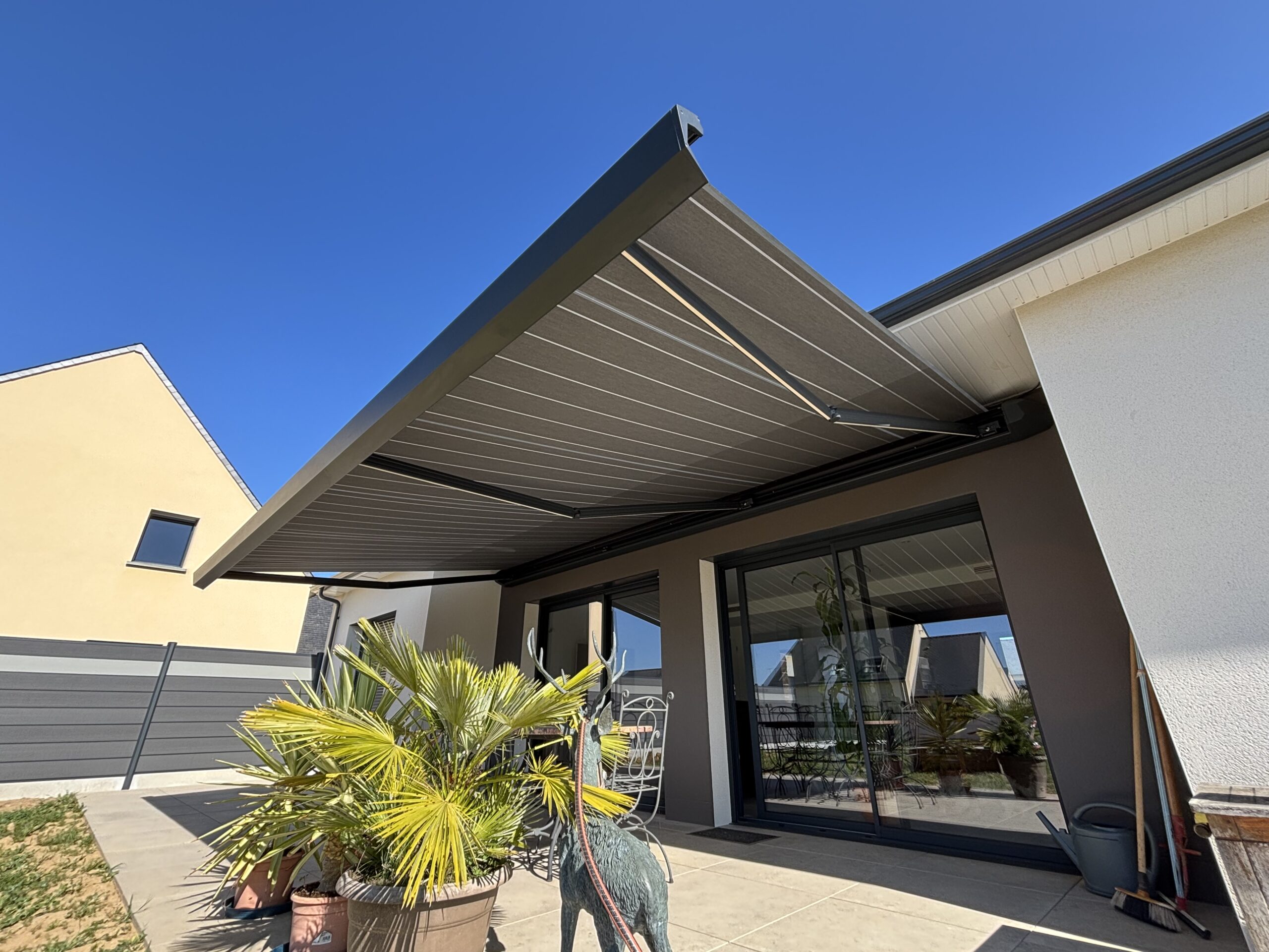 Installation D'un Store Banne Aux Alentours De Avranches