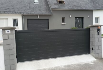 Nouvelles installations : Porte de garage, Porte d’entrée et Portail à Granville